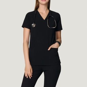 Mandala 6-pocket scrub top. Size XS. Excellent condition.